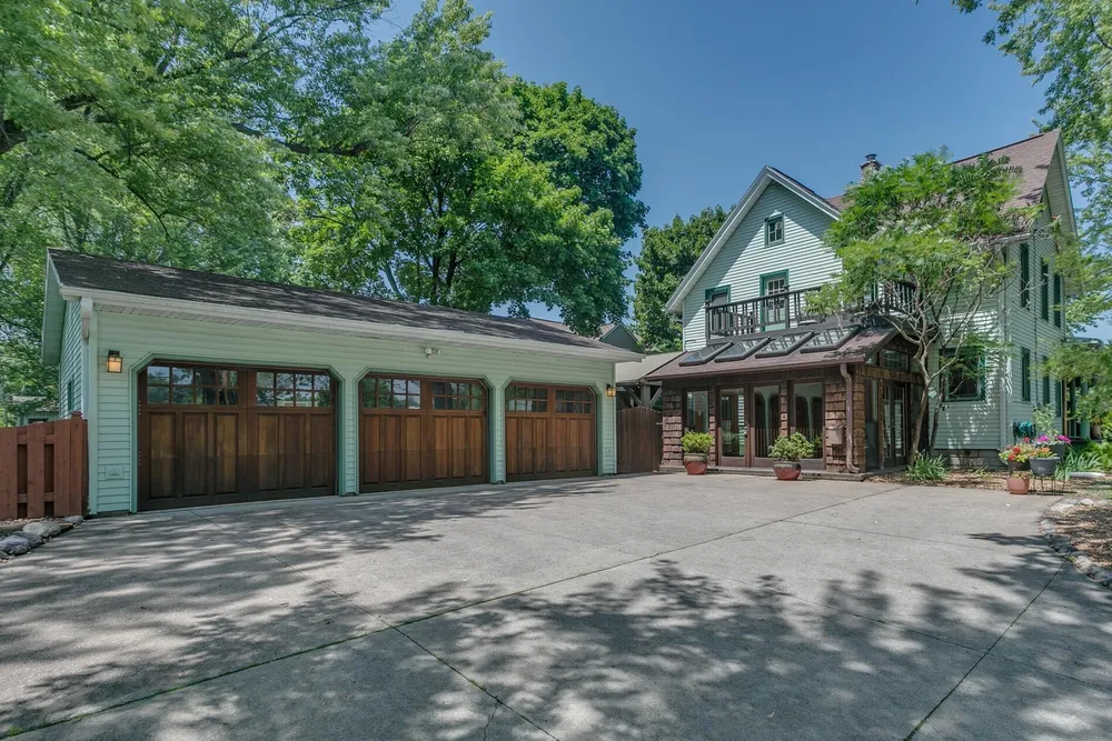 1001 S Lawe St, Appleton, WI 54915