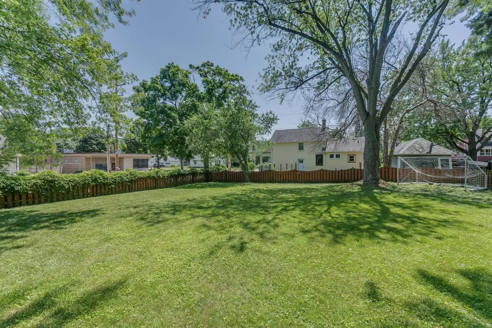 1001 S Lawe St, Appleton, WI 54915