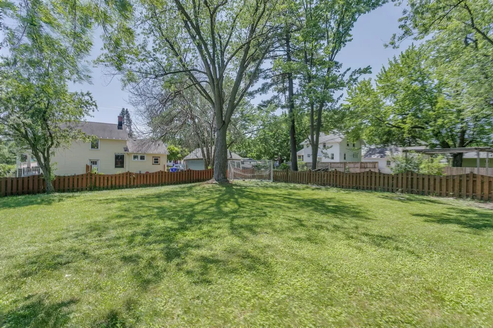 1001 S Lawe St, Appleton, WI 54915
