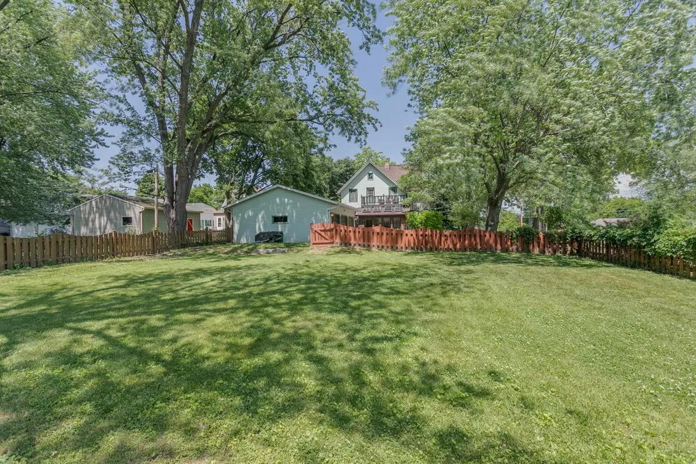 1001 S Lawe St, Appleton, WI 54915