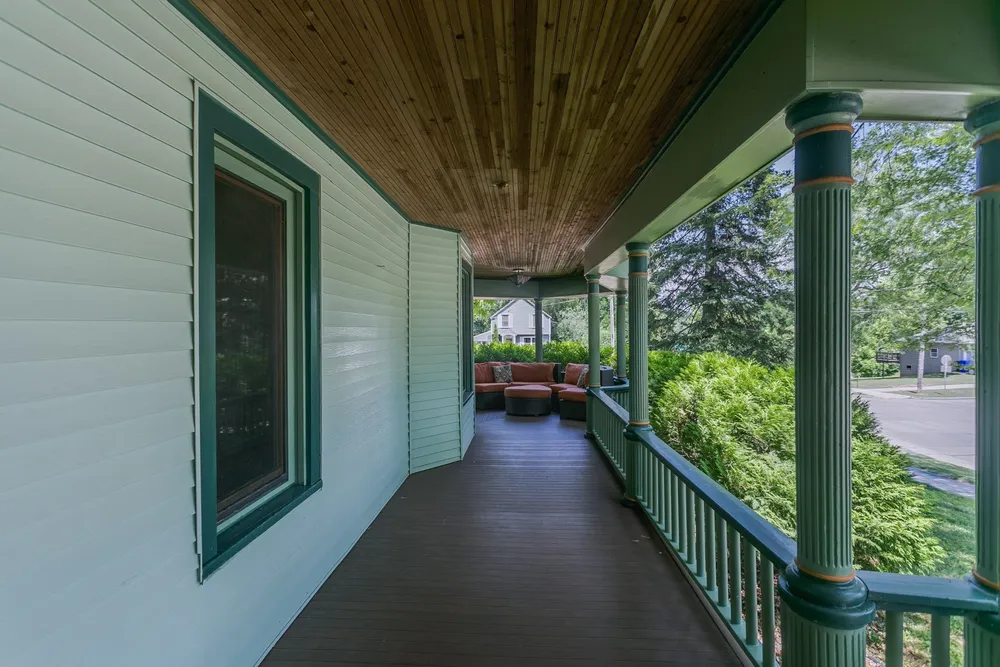 1001 S Lawe St, Appleton, WI 54915