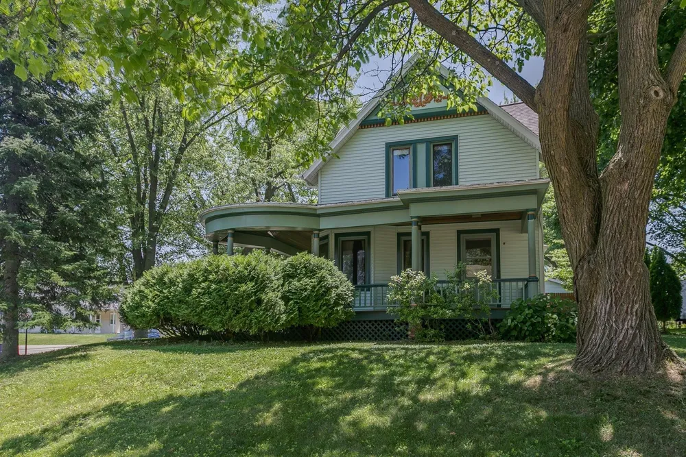 1001 S Lawe St, Appleton, WI 54915
