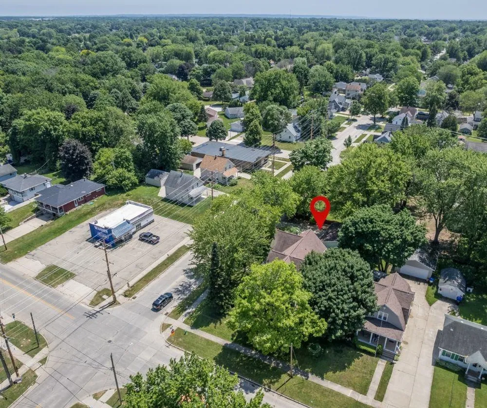 1001 S Lawe St, Appleton, WI 54915