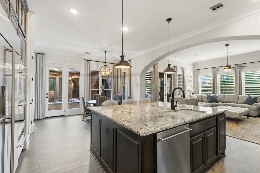 134 S Curly Willow Cir, Tomball, TX 77375