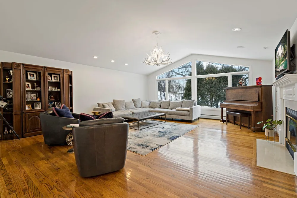 4604 Merilane, Edina, MN 55436