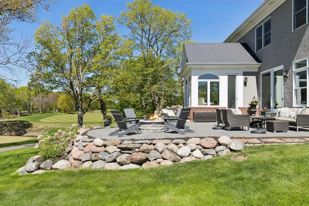 18482 Bearpath Trail, Eden Prairie, MN 55347