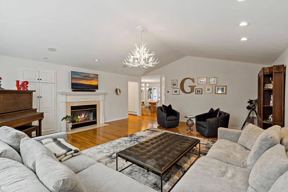 4604 Merilane, Edina, MN 55436