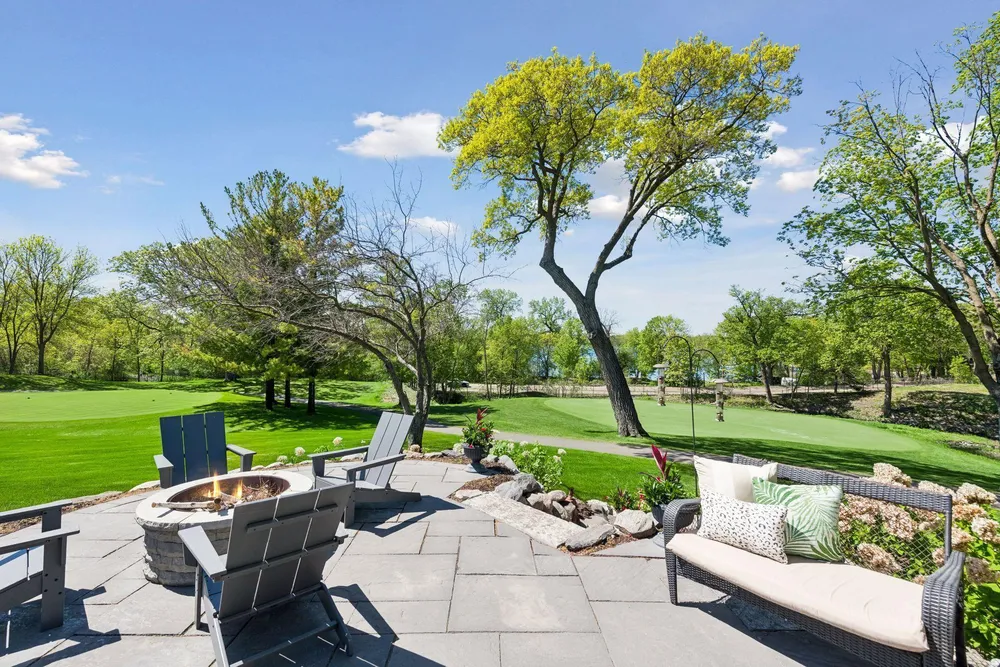 18482 Bearpath Trail, Eden Prairie, MN 55347