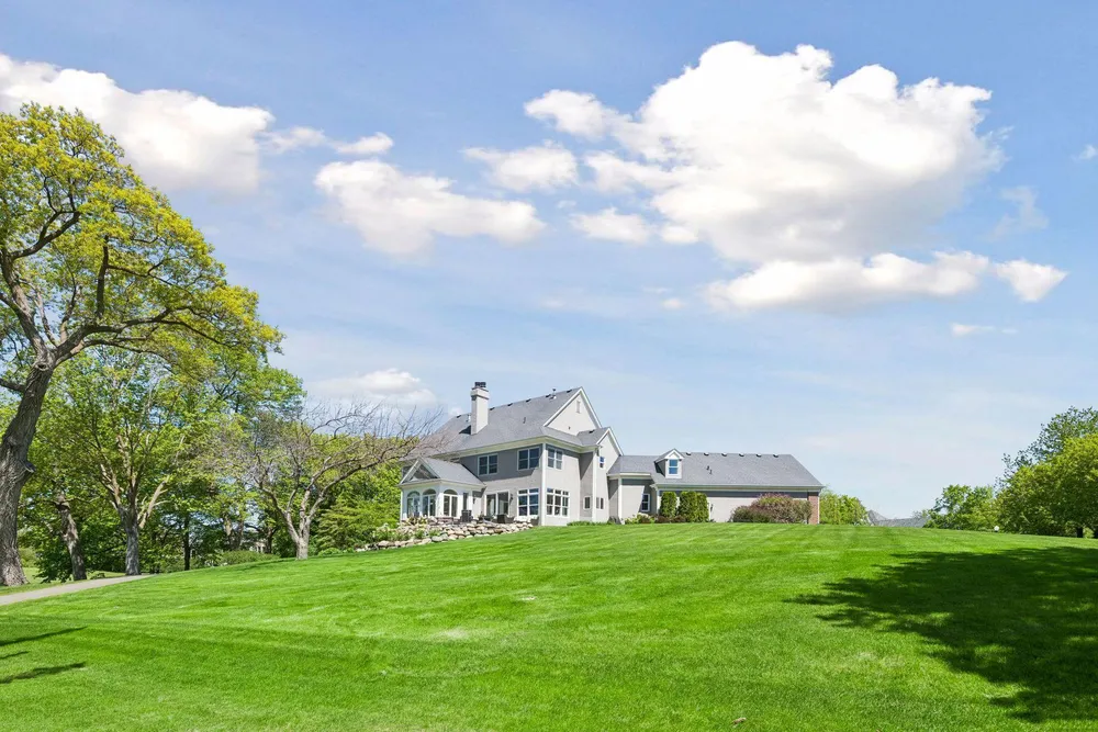 18482 Bearpath Trail, Eden Prairie, MN 55347