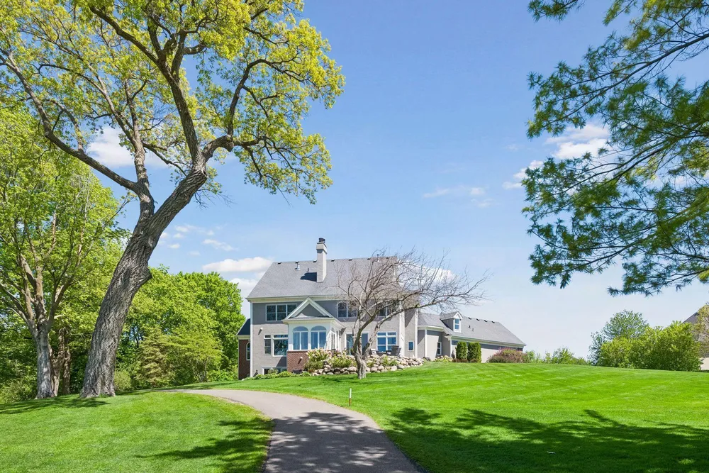 18482 Bearpath Trail, Eden Prairie, MN 55347
