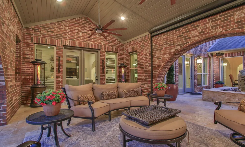 134 S Curly Willow Cir, Tomball, TX 77375
