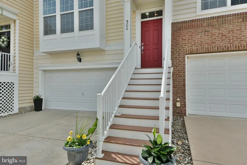 504 Ellison Dr, North Wales, PA 19454