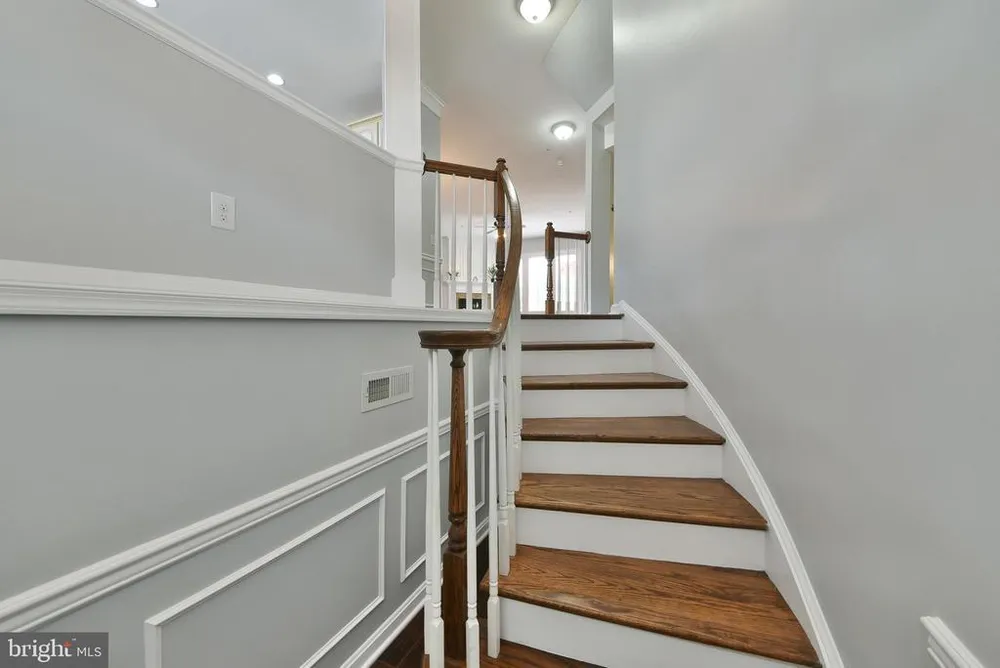 504 Ellison Dr, North Wales, PA 19454