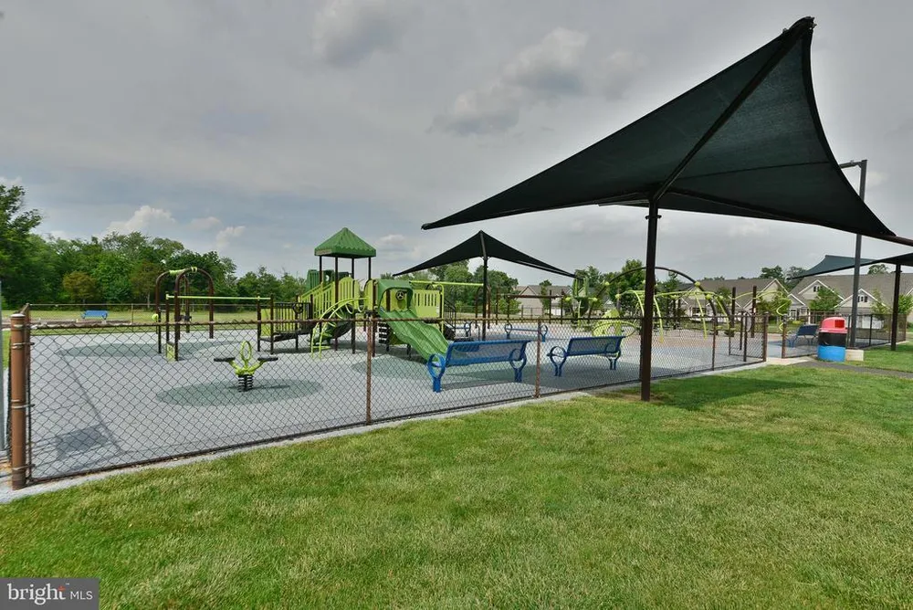 504 Ellison Dr, North Wales, PA 19454