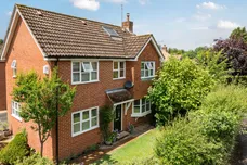 Bircholt Road, Liphook, GU30 photo 1