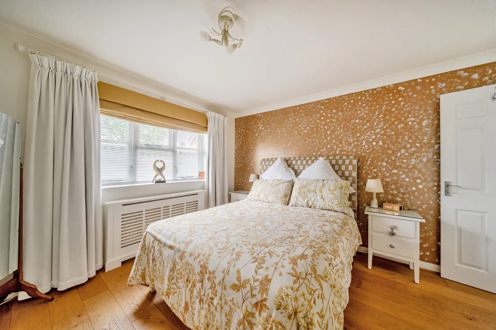 Bircholt Road, Liphook, GU30 photo 5