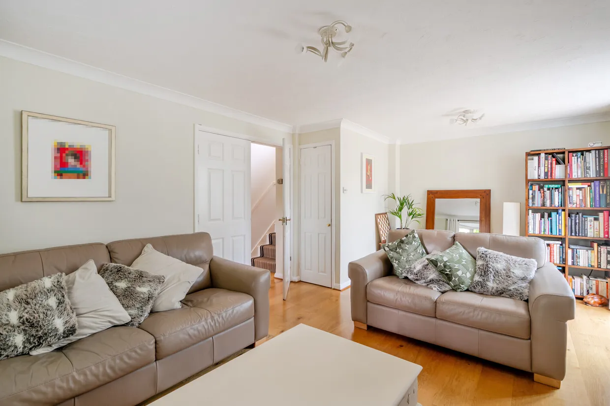 Bircholt Road, Liphook, GU30 photo 10
