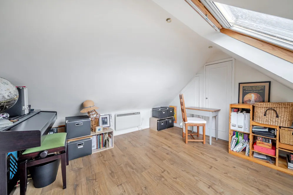 Bircholt Road, Liphook, GU30 photo 11