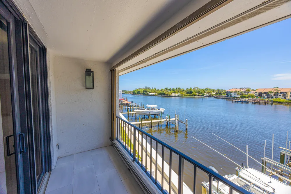 801 Palm Trail, Delray Beach, FL 33483