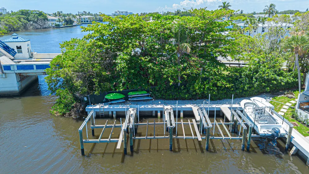 801 Palm Trail, Delray Beach, FL 33483