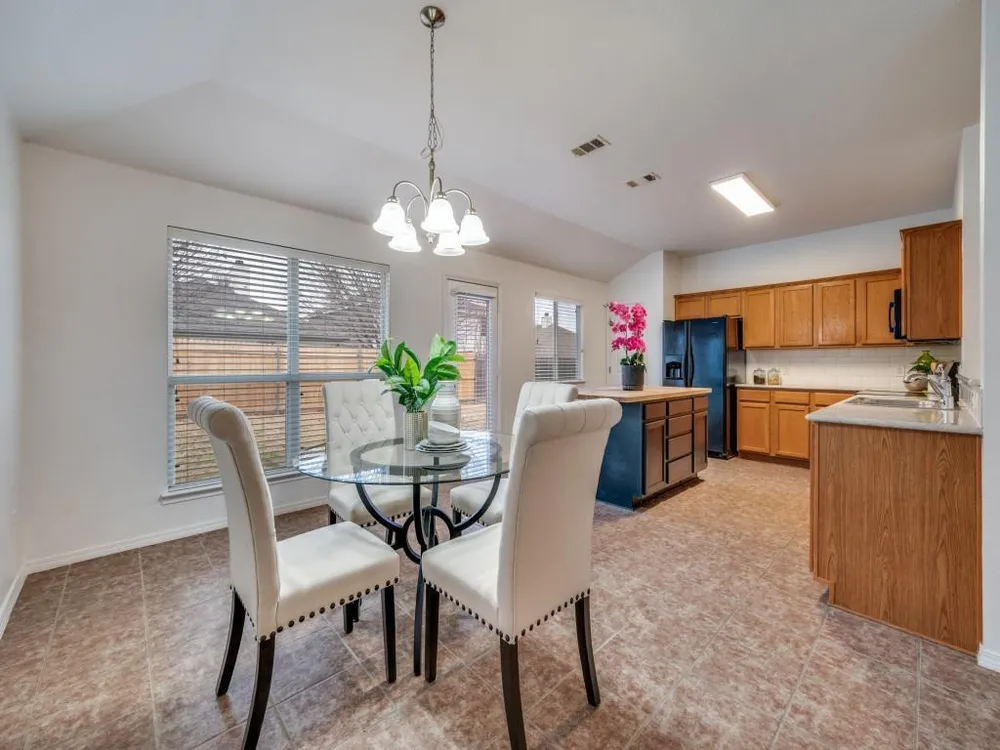 800 Mahogany Dr, Anna, TX 75409