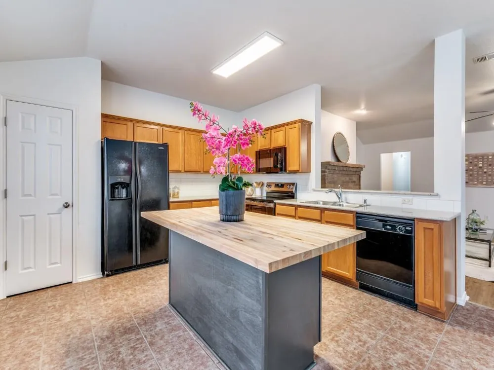 800 Mahogany Dr, Anna, TX 75409