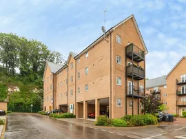 Arnold Close, HERTFORD photo