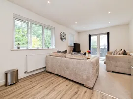 Arnold Close, HERTFORD thumb 3