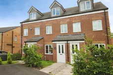 Frobisher Avenue, CASTLEFORD