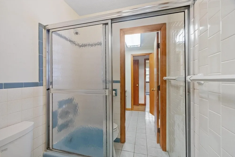 6 Wright Rd, Peabody, MA 01960