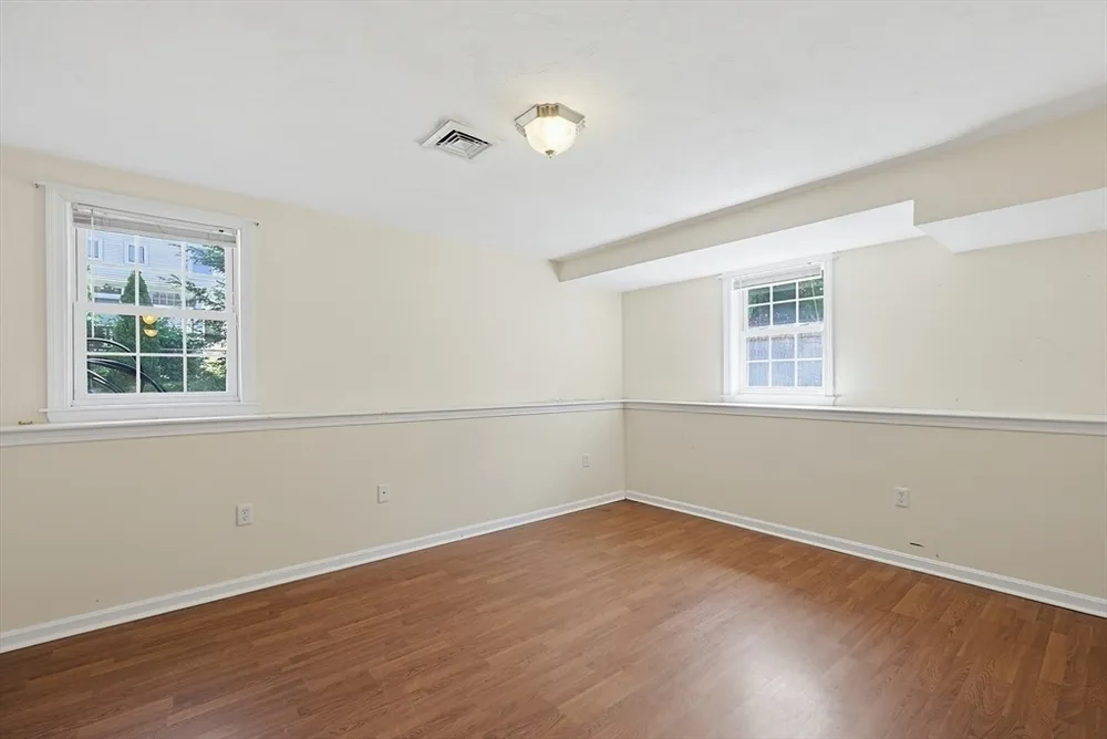 26 Oakwood St, Boston, MA 02136