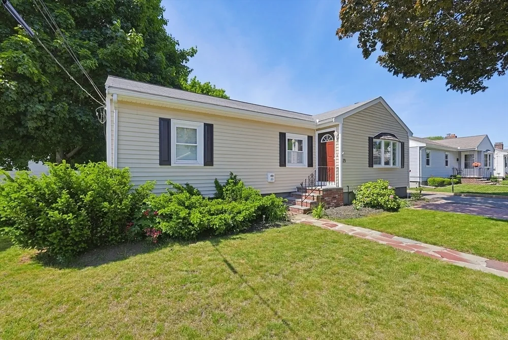 23 Kosciusko St, Peabody, MA 01960