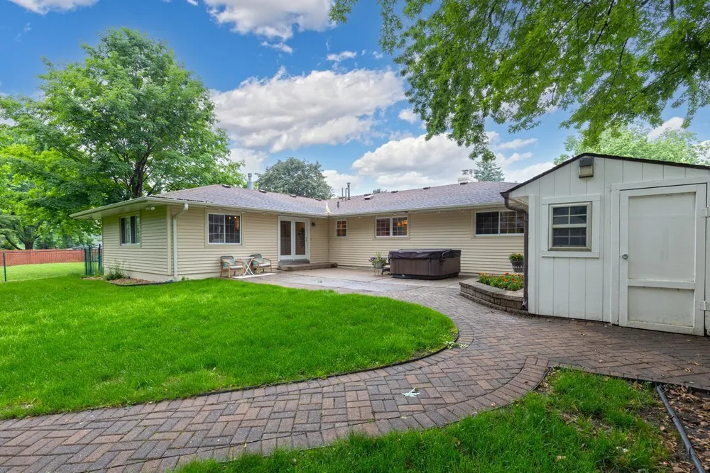 5309 Birchcrest Dr, Edina, MN 55436