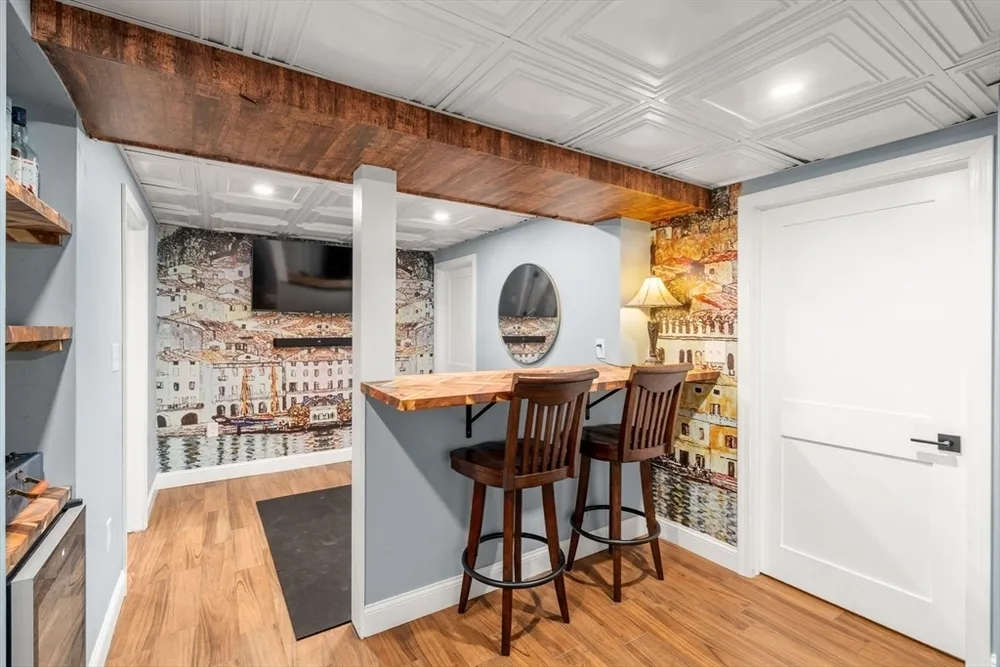 2 Dearborn St, Salem, MA 01970