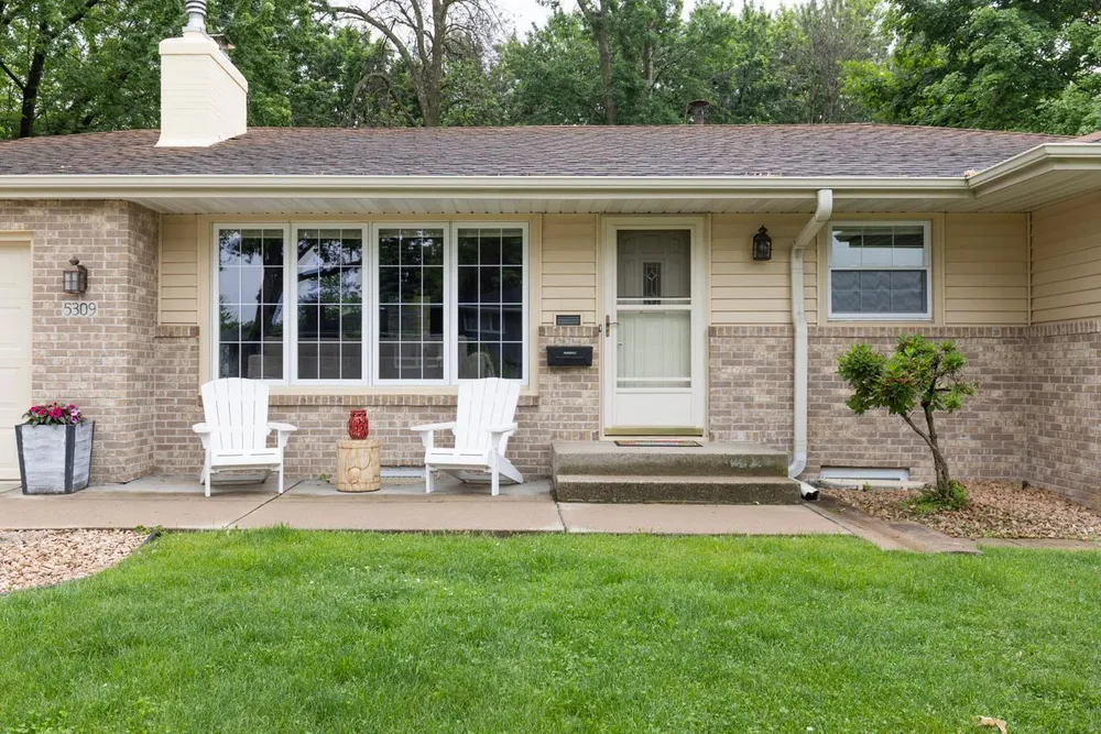 5309 Birchcrest Dr, Edina, MN 55436