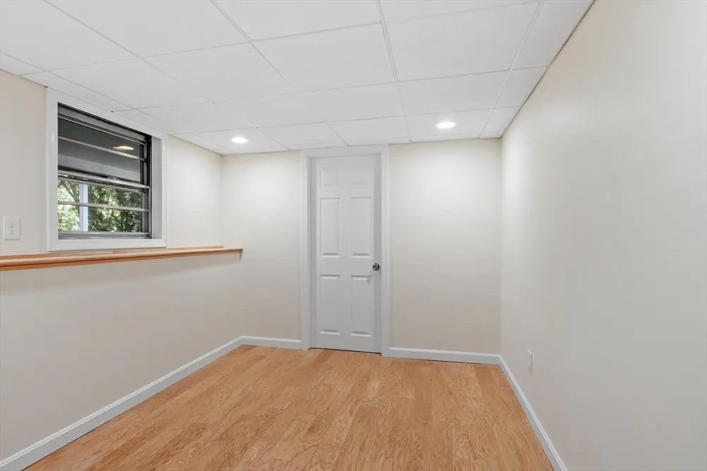 6 Wright Rd, Peabody, MA 01960