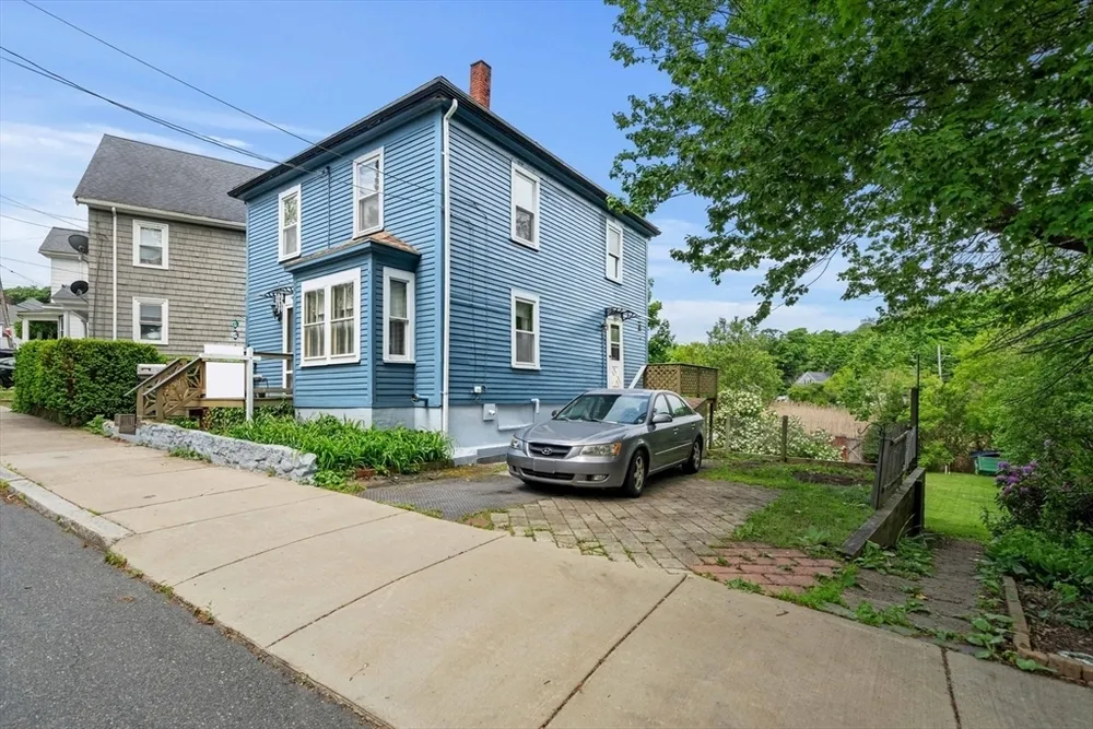19 Greene St, Beverly, MA 01915