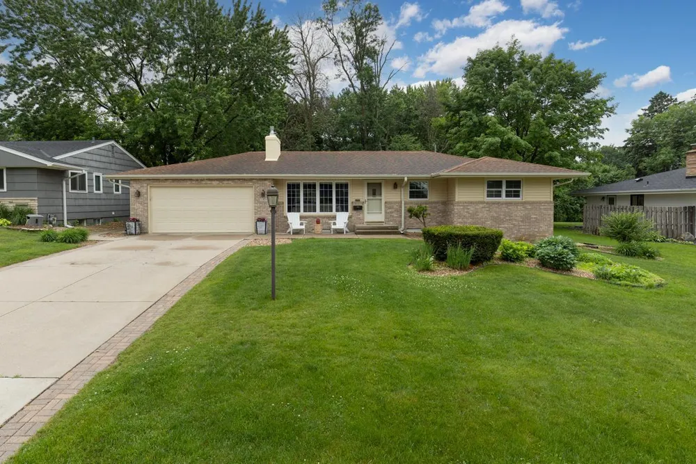5309 Birchcrest Dr, Edina, MN 55436