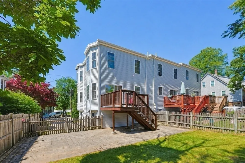 26 Oakwood St, Boston, MA 02136