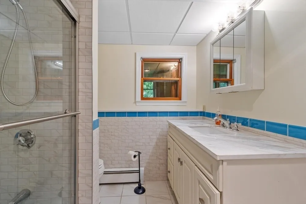 6 Wright Rd, Peabody, MA 01960