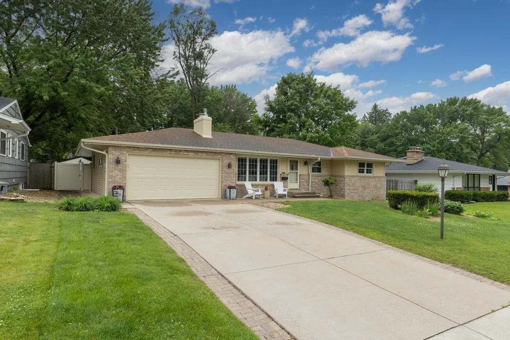 5309 Birchcrest Dr, Edina, MN 55436