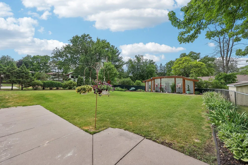 3403 71st St E, Inver Grove Heights, MN 55076