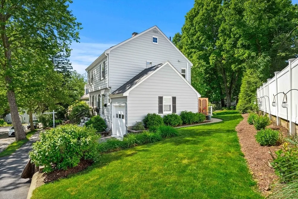 17 Landon Rd, Milton, MA 02186