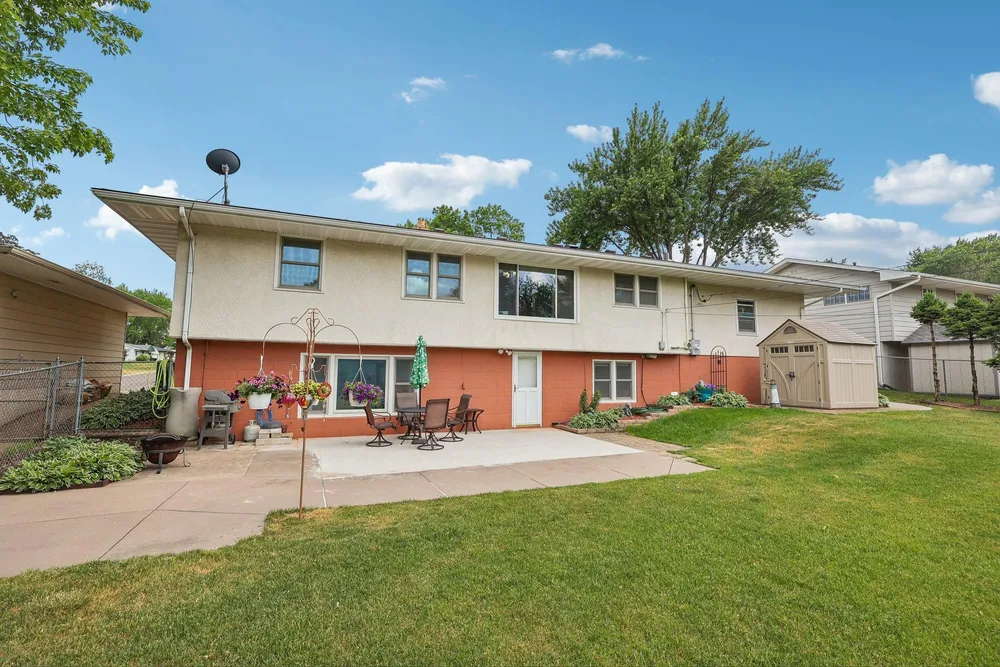 3403 71st St E, Inver Grove Heights, MN 55076