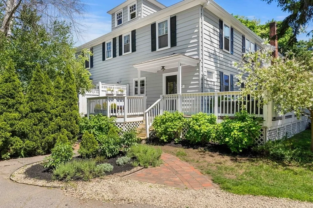 67 Humphrey St, Marblehead, MA 01945