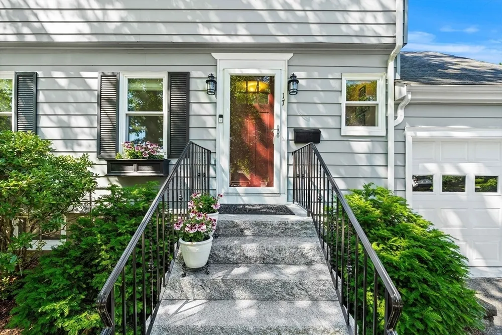 17 Landon Rd, Milton, MA 02186