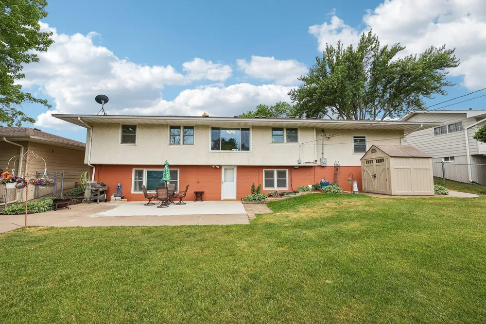 3403 71st St E, Inver Grove Heights, MN 55076