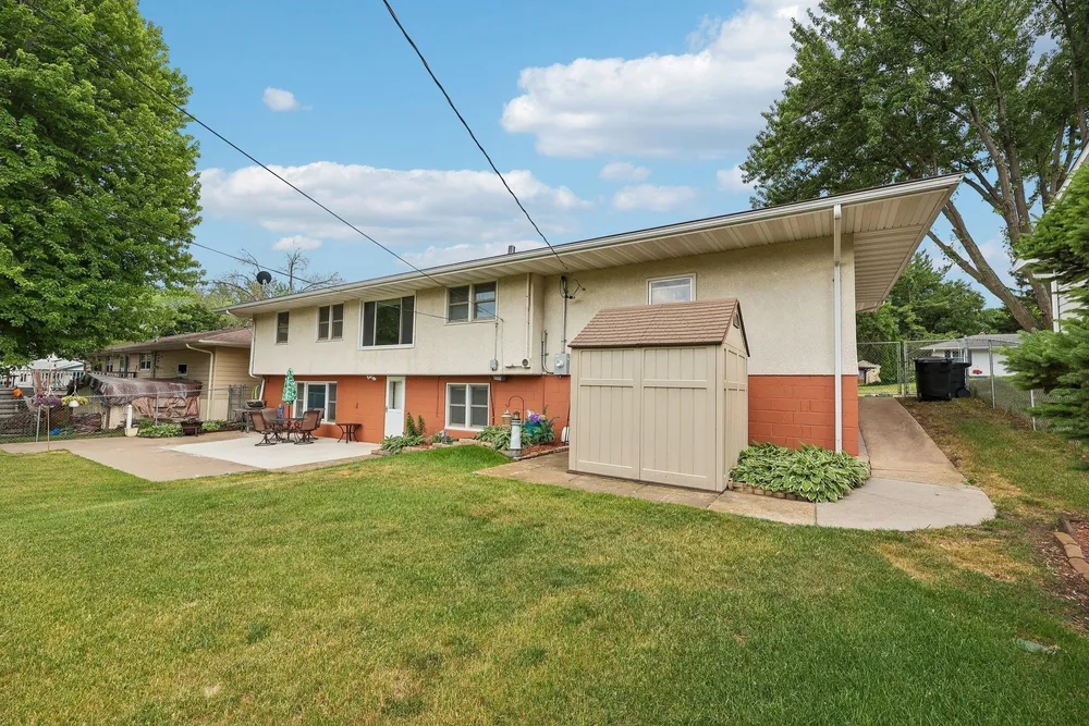 3403 71st St E, Inver Grove Heights, MN 55076