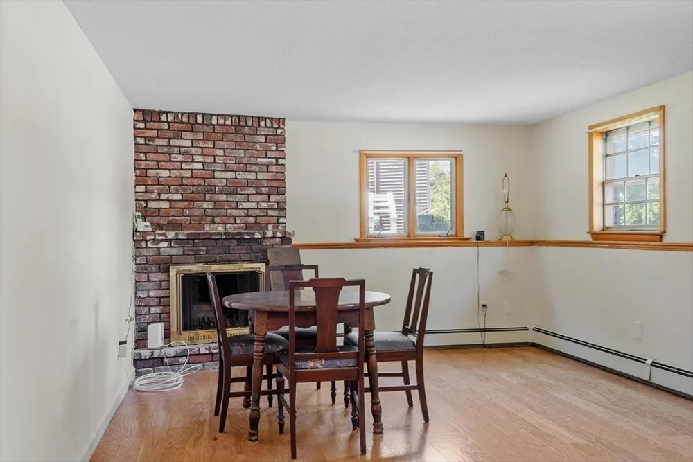 6 Wright Rd, Peabody, MA 01960