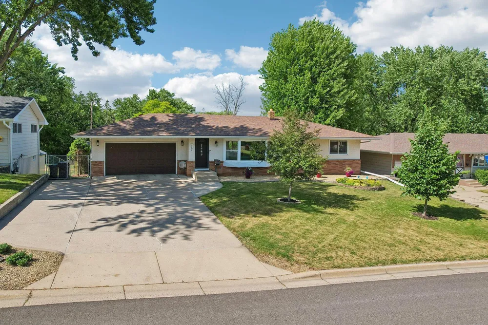 3403 71st St E, Inver Grove Heights, MN 55076
